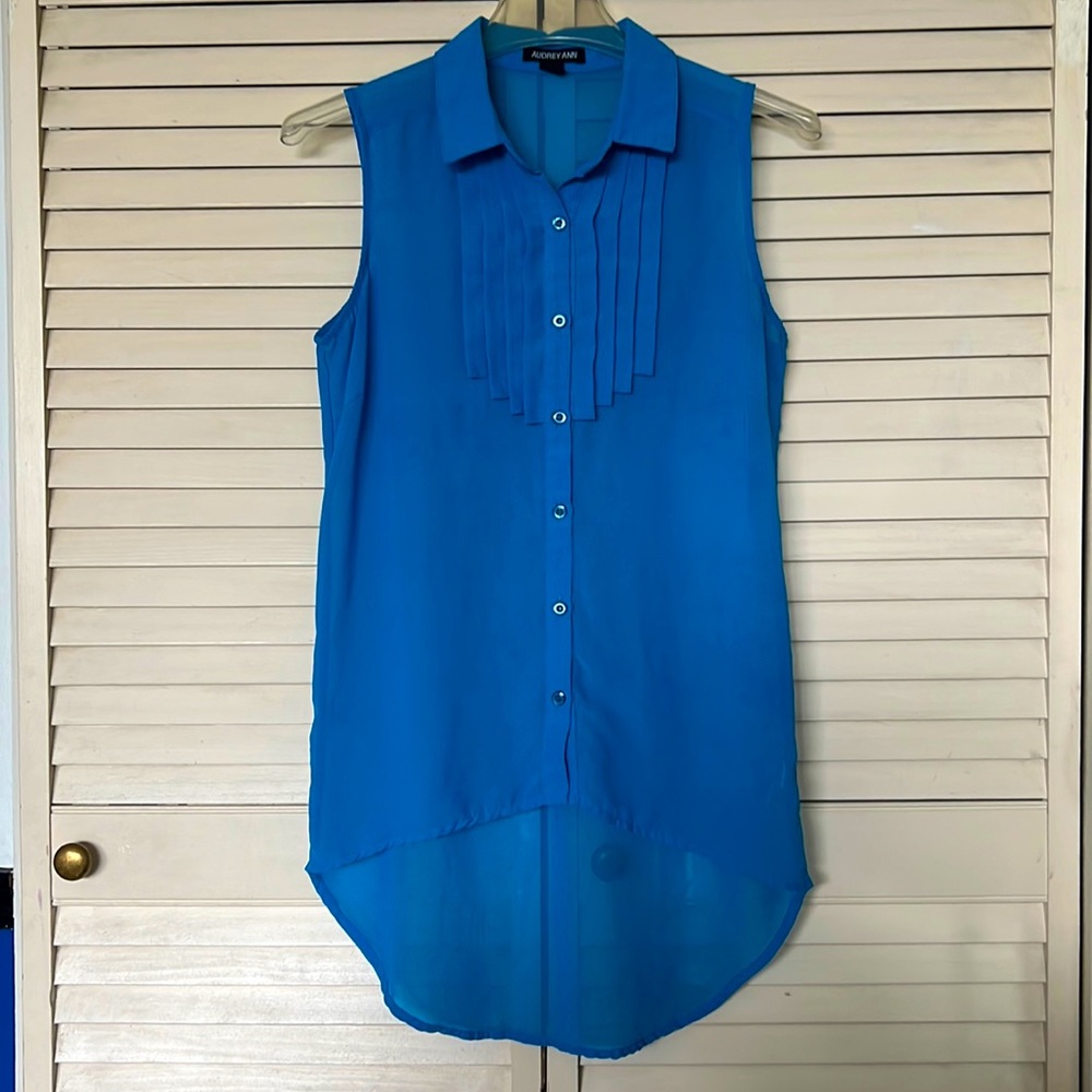Audrey Ann, Blue Sleeveless top, size M